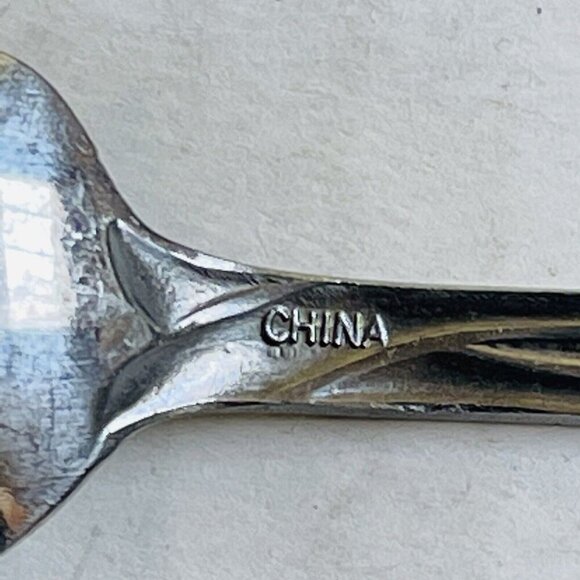 Pfaltzgraff Gleenbrook Stainless Flatware Sugar Spoon Scallop Stainless - Picture 6 of 6